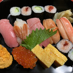 福寿司 - 「上にぎり」のまぐろは、大将曰く「ひがしもの」より美味しいものを入れたと(o･∇︎･o)