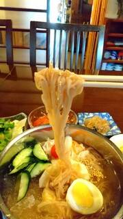 Kenta Mama No Mise - 麺リフト。盛岡冷麺をイメージしていましたが、全くの別物でした(^_^;)