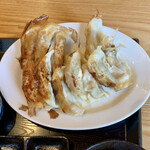 餃子食堂 つるかめ - パクパク焼き餃子定食（並盛・温泉玉子付） ¥800 のパクパク焼き餃子