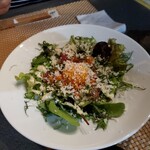 海鮮 イタリアンバル ルチアーノ - マグロサーモンユッケ風サラダです！