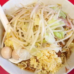 ラーメン二郎 - ラーメン半分＋ニンニク多め＋ショウガ半分