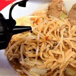 ラーメン二郎 - 赤酢投入～♪