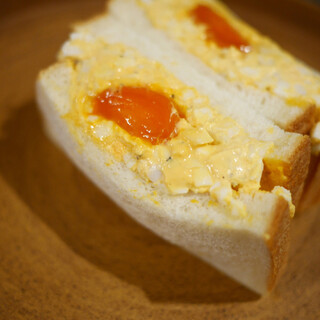 シーン カズトシ ナリタ_1