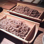 Motoshi - 二八蕎麦（手前）と十割蕎麦