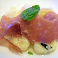 The Kitchen Salvatore Cuomo NAGOYA - ふぐ＋生ハムを載せたニョッキ