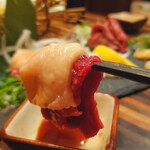 肉と日本酒 ときどきワイン 船橋ガーデン - 馬刺し、こうね(たてがみ)と、赤身