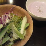 野菜ダイニング HERBE - ランチサラダとスープ
