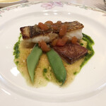 ブラッスリ 風間 - 真鯛のポアレ　ほんのりバジルの爽やかさでまだ秋口の軽やかさを堪能