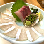 魚将　さかなちゃん - 赤バラ刺(天然カンパチ)