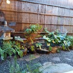 Nishikawa - 個室の前庭