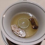 メゾン・ド・ユーロン - 松茸な香り蒸しスープ
