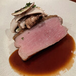 ル ヴェール フレ - メイン肉料理
      イタリア産仔羊のデュクセル焼き