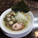自家製麺 ら～めん かり屋 - 広島産牡蠣の塩ら～めん 牡蠣増し