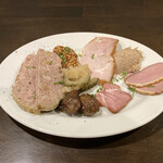 BARU 竹末 - 肉つまみ盛合わせ(小)(税込1,280円)