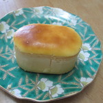 Tamago Rando - 半熟チーズスフレ１４０円、元気なたまごとフランス産Ｋｉｒiクリームチーズのコラボしたチーズケーキです。
       