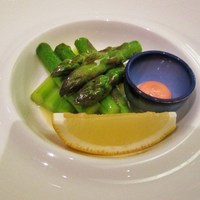 函館うに むらかみ 日本生命札幌ビル店 - グリーンアスパラガス三本
                    