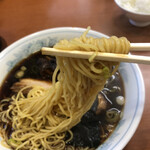 名代中華そば 常滑チャーシュー - 今日は少し粉ぽいかな？ブレの範囲の麺。美味しい！