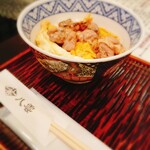 ごまそば八雲 - カモ丼 ご飯少なめ(単品￥923)。
今の胃袋ならこの量でいいですｗ