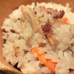 鴨シャブ 竹亭 - 鴨らーめん(モモ) 1000円 の鴨味の炊き込みご飯