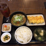 わ楽 - 10/16  もつ煮＋厚焼き玉子定食  880円