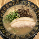 匠の豚骨ラーメン 偉大なる頑固者 - 