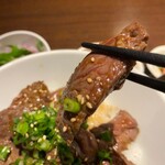 プライベート個室×旬菜居酒屋　魚々ろ - ★特選牛ハラミ丼（ご飯大盛無料・880円税込）★