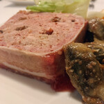 ル・マルカッサン - 厚みのあるテリーヌと柔らかいスナギモがお気に入りで、毎回オーダーしています。これ一品だけでも並の料理2品分はあります