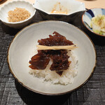 新ばし 星野 - ご飯、牛時雨を乗せて