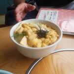 Isonoren Kaisentei - ウニ丼です。
