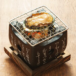 Grilled live abalone dancing/Abalone dancing on the charcoal fire!