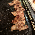 韓国料理 豚とんびょうし - サムギョプサル