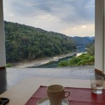 Tachiki Ongakudou - 眼前の瀬田川の流れを眺め、コーヒーをいただぎした