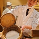 日本料理 柳燕 - 炊き立ての雪椿