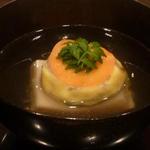 日本料理　百屋 - 胡麻豆腐、舞茸しんじょう載せアップ