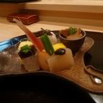 日本料理　百屋 - 八寸（アン肝、フォアグラワインゼリー載せ、栗の珈琲煮、甲イカの黄金焼き、出汁巻き、田楽）