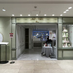 Laduree Salon de the - 入口│土曜13:22頃訪問