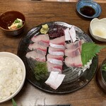 海鮮いづつ - 関ブリ刺身定食1650円税込