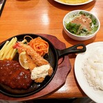 ポニー - 料理写真:エビフライとハンバーグ　¥1,300-