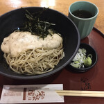 栄茶屋 - 綺麗なお蕎麦はしっかりコシがある