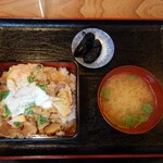 あしたば食堂 - 地鶏親子丼