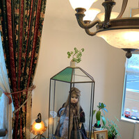 京懐石 美濃吉 横浜ランドマークプラザ店 - 叔母宅のリビング。ビスクドール。