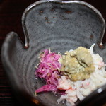 会席料理 岸由 - 蟹と食用菊を使った一品