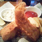 BEBE - 鉄板のフィッシュ・アンド・チップス！タラがホクッとしていて旨し！