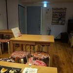 日本酒バー　にゃごりん - テーブル席