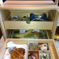 天空の庭　星のなる木 - 引き出しになったお重で料理が来ました！