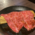 黒毛和牛焼肉 白か黒 - 