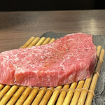 黒毛和牛焼肉 白か黒 - 