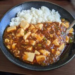 キャッスル チャイニーズ ダイニング - 麻婆豆腐丼（単品880円、セット1200円）