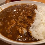 カレー屋ドムドム - 和牛すじ肉カレー（大盛）830円