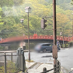 朝日屋 - 天気はあいにくの雨ですが。